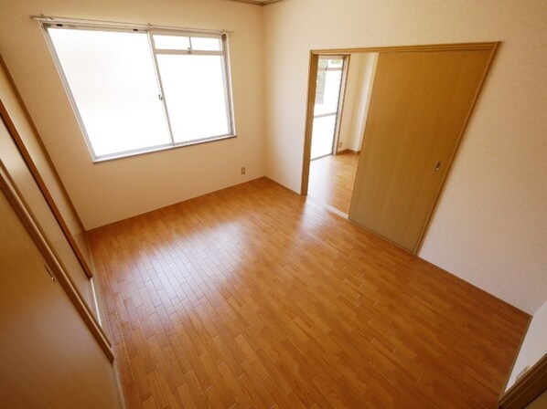 エステートピア山崎Aの物件内観写真